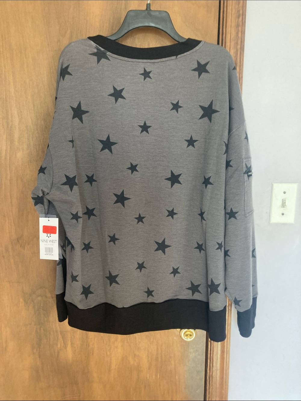 Nine West star print gray black sweatshirt with zip pocket detail size 2X - Picture 14 of 16